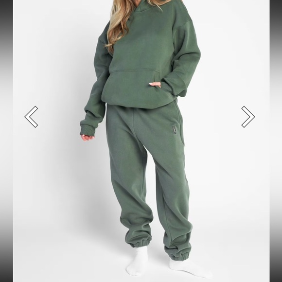 Comfrt Standard Sweatpants - Picture 2 of 10